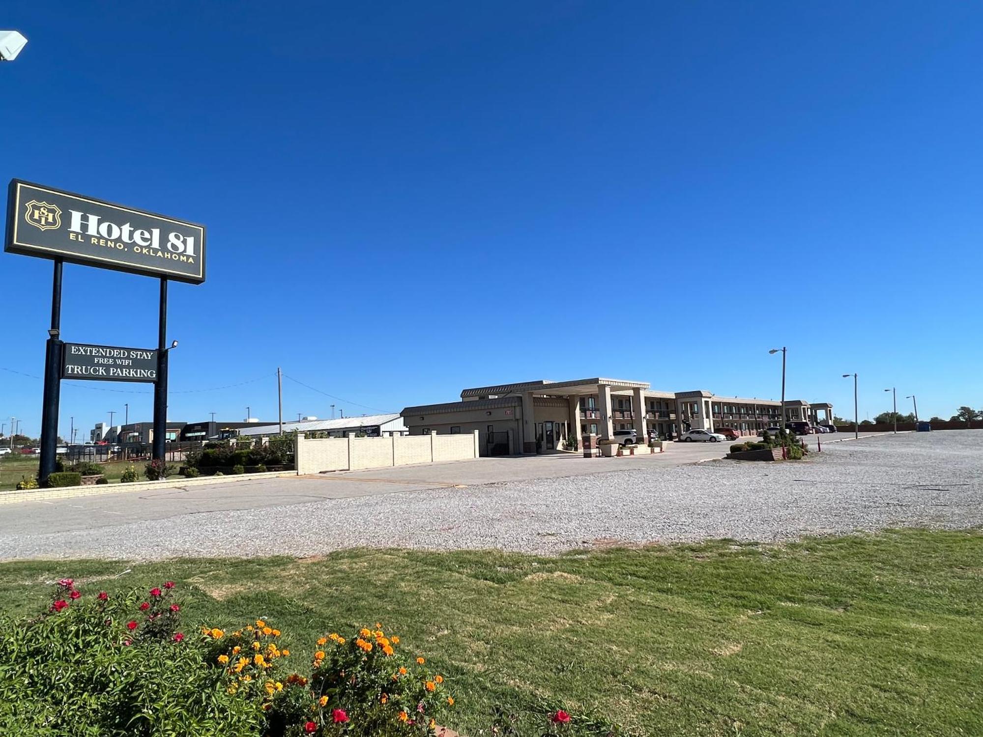 Hotel 81 El Reno Luaran gambar